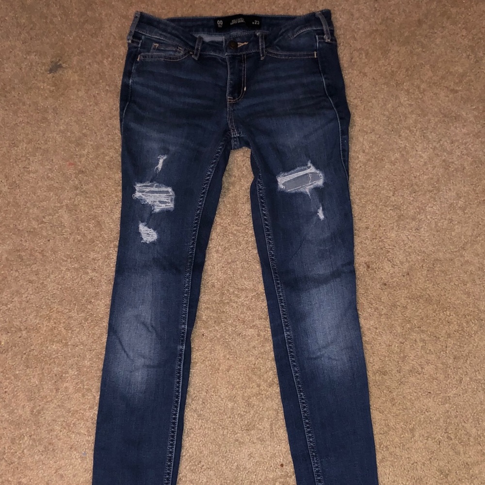 Hollister super skinny ripped size 00!